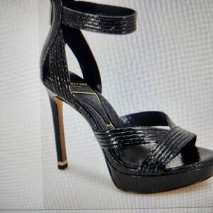 Kenneth Cole Platform Snakeskin print Sandals " Nadine". NWT. Size 9